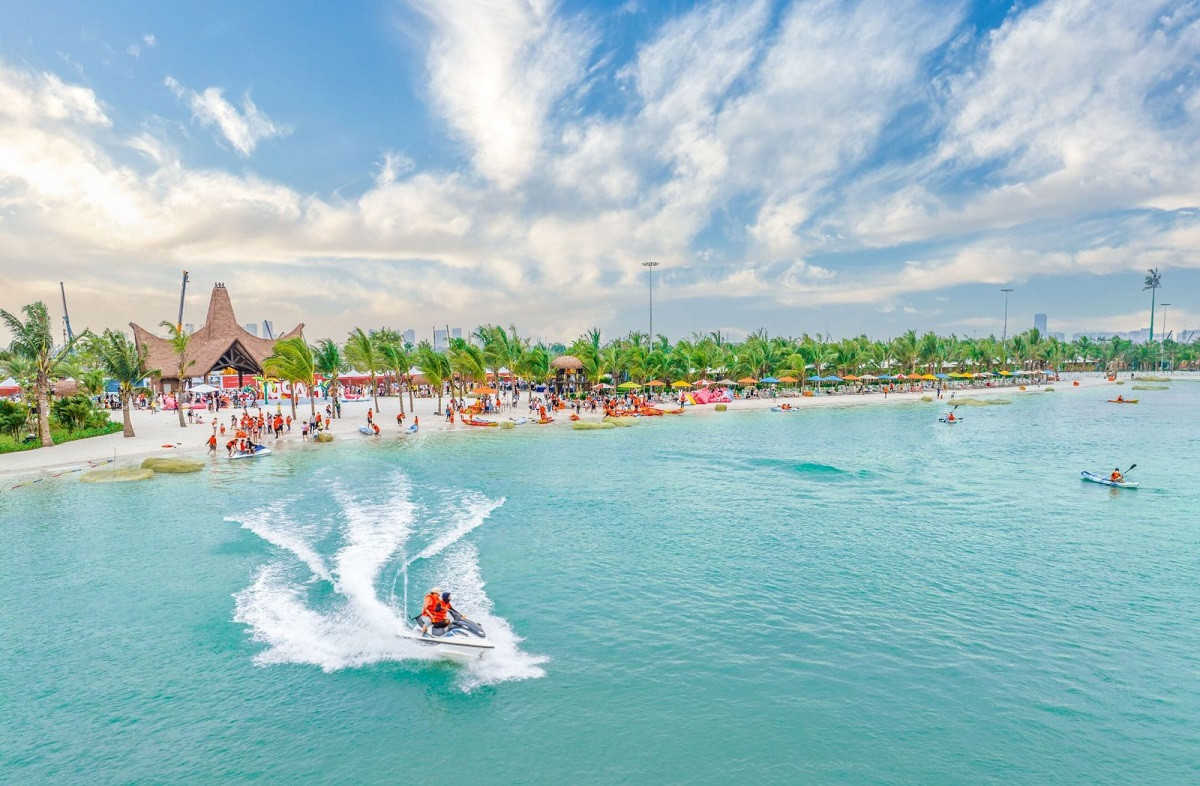 Tổ hợp biển tạo sóng nhân tạo Royal Wave Park, Vịnh biển Bốn mùa Paradise Bay… chỉ cách Mega Grand World vài phút di chuyển tạo nên hệ sinh thái mua sắm – vui chơi – nghỉ dưỡng hấp dẫn